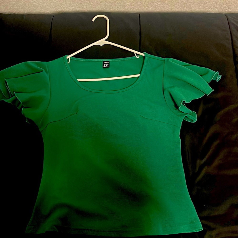 It’s cute green top